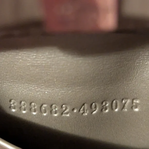 GUCCI Guccissima Leather 6 Rings Key Case Ribbon Gold GG Logo EUC - Picture 16 of 16